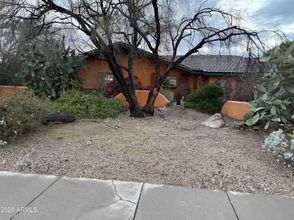 28 E WINGED FOOT Road, Phoenix, AZ 85022