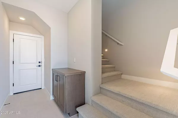 Phoenix, AZ 85085,2121 W Sonoran Desert Drive #47