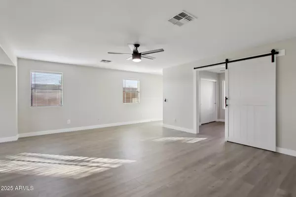 San Tan Valley, AZ 85143,325 W ANGUS Road