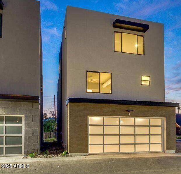 Phoenix, AZ 85008,2825 N 42nd Street #2