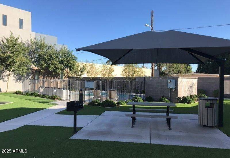 2825 N 42nd Street #2, Phoenix, AZ 85008