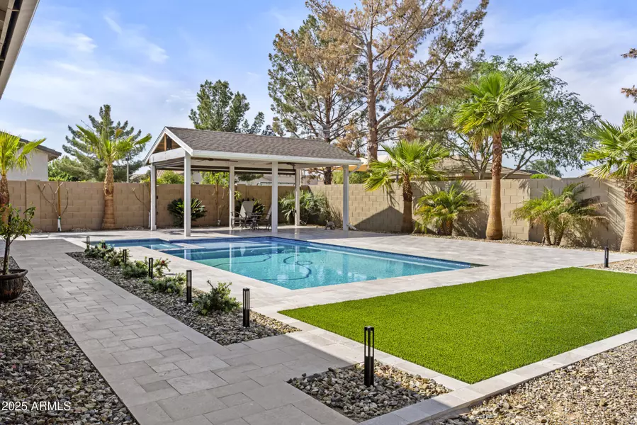 14370 W HEARN Road, Surprise, AZ 85379