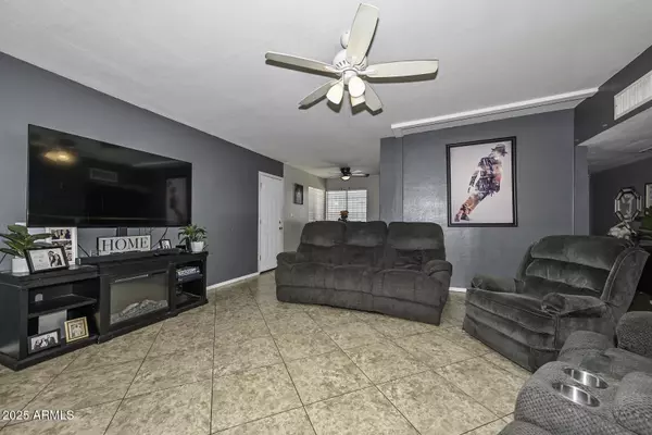 Phoenix, AZ 85040,2307 E CHIPMAN Road