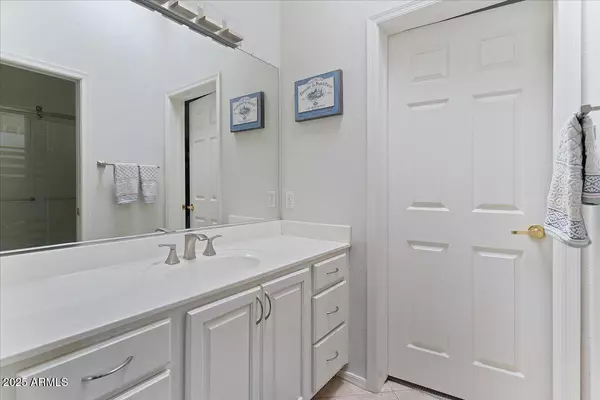 3306 E MALDONADO Drive Phoenix, AZ 85042