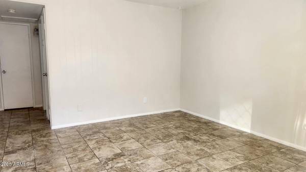 Phoenix, AZ 85029,10630 N 17TH Drive #3