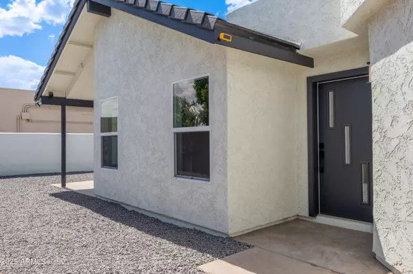 Glendale, AZ 85302,5109 W SANNA Street