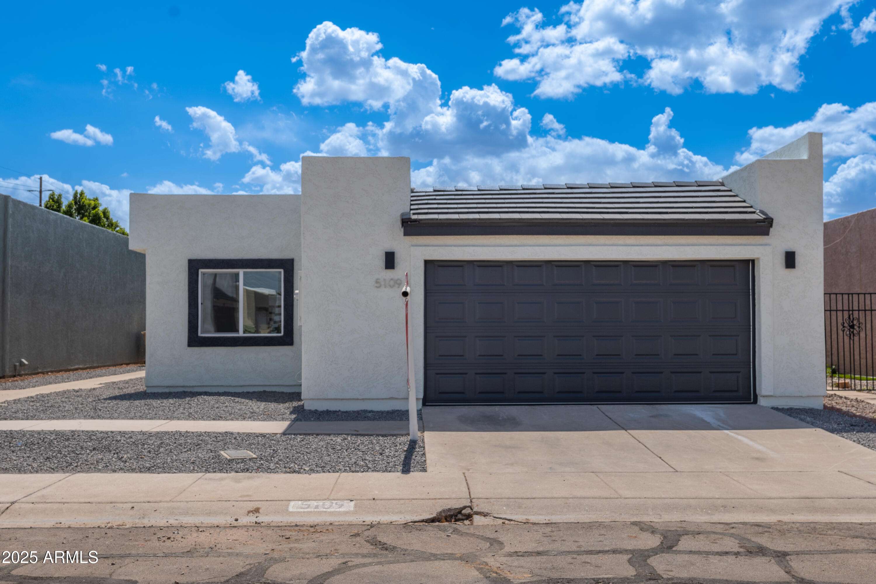 Glendale, AZ 85302,5109 W SANNA Street