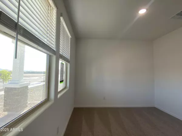 Tolleson, AZ 85353,9622 W PARKWAY Drive