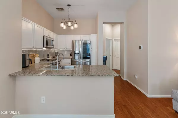 Gilbert, AZ 85233,927 W WENDY Way