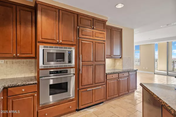Phoenix, AZ 85016,2211 E CAMELBACK Road E #604
