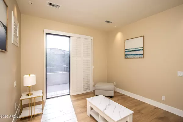 Mesa, AZ 85207,7445 E EAGLE CREST Drive #1068