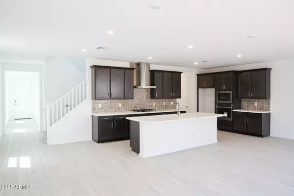 Phoenix, AZ 85085,2460 W ROWEL Road