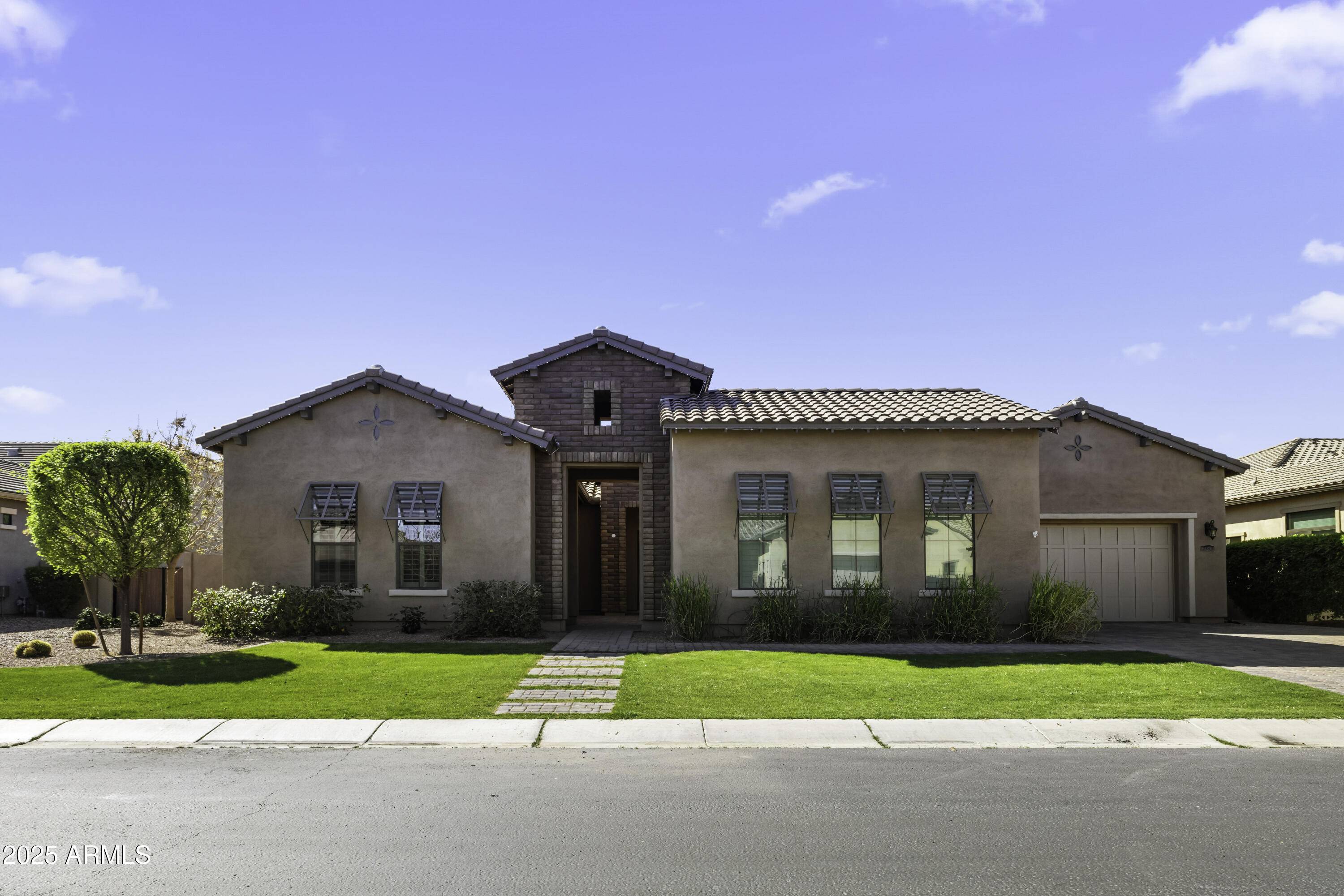 2563 E MUIRFIELD Street, Gilbert, AZ 85298