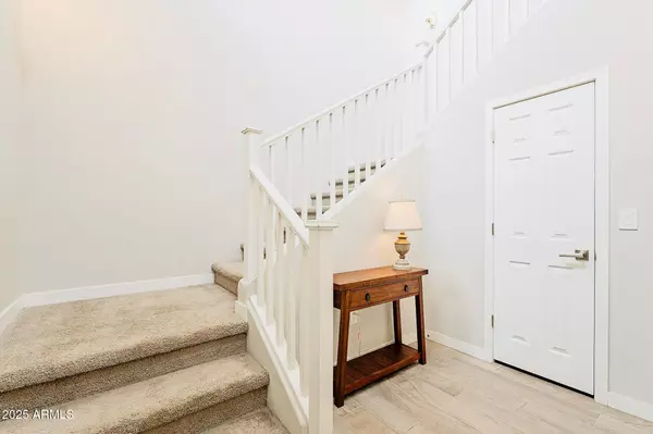 Chandler, AZ 85248,250 W QUEEN CREEK Road #206