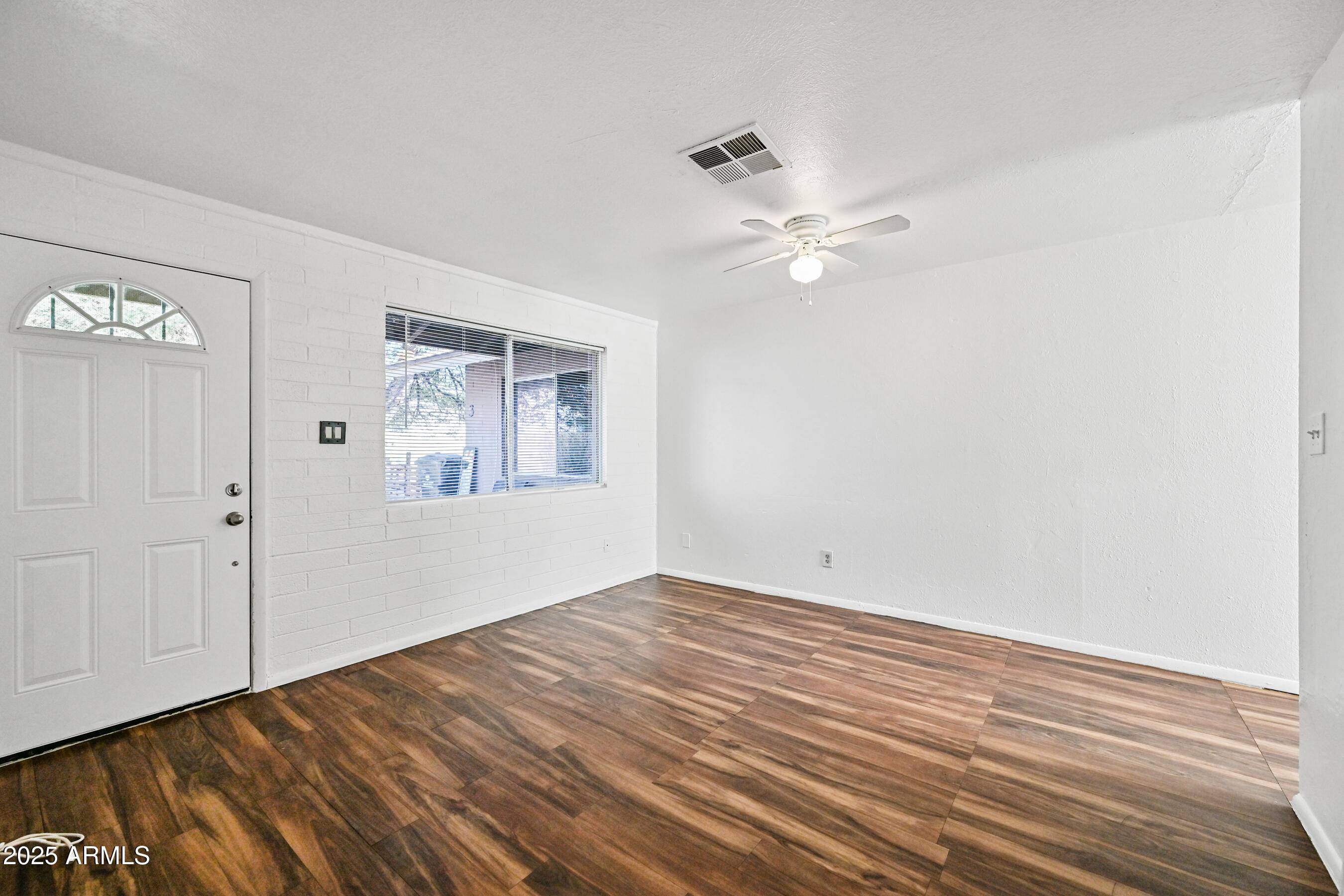 Phoenix, AZ 85015,2115 W GLENROSA Avenue #2