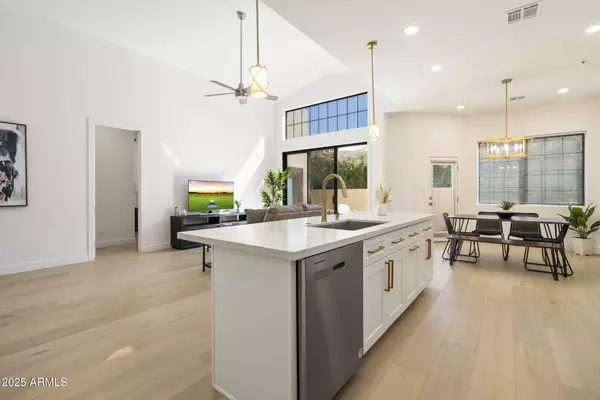 Scottsdale, AZ 85250,7955 E CHAPARRAL Road #116
