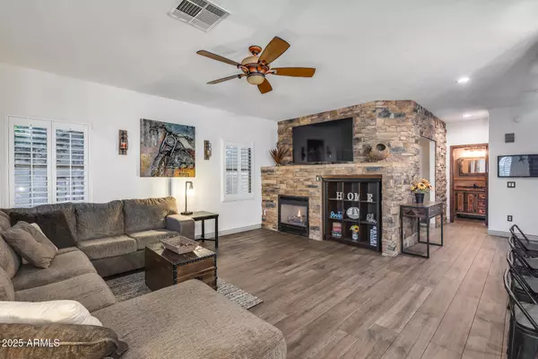 8246 W MELINDA Lane Peoria, AZ 85382