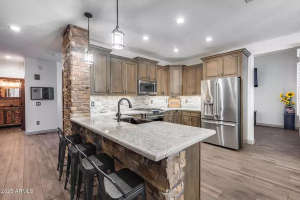 8246 W MELINDA Lane, Peoria, AZ 85382