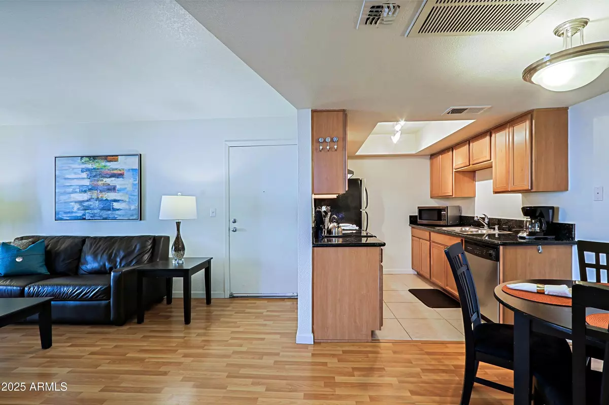 Phoenix, AZ 85013,740 W Elm Street #116