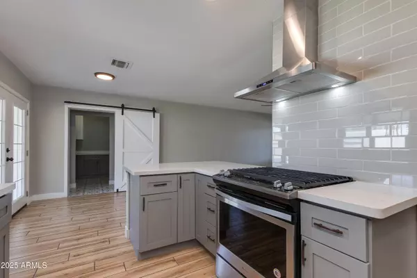 Phoenix, AZ 85016,2508 E HIGHLAND Avenue