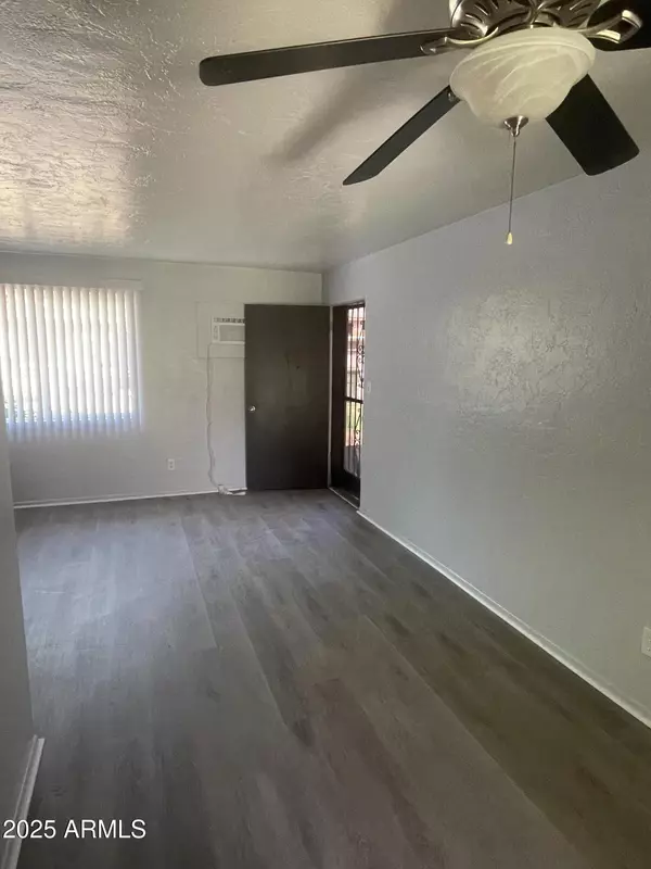 Phoenix, AZ 85051,2645 W Morten Avenue #3