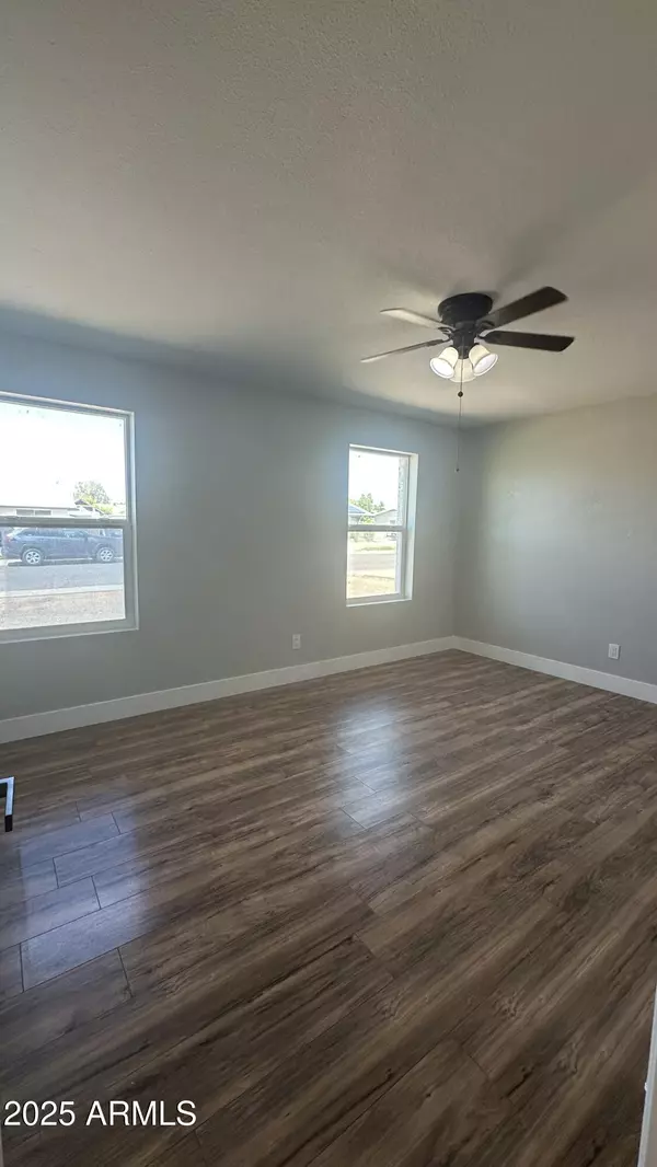 Phoenix, AZ 85023,1615 W MICHELLE Drive