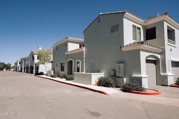 Chandler, AZ 85225,900 S CANAL Drive #121