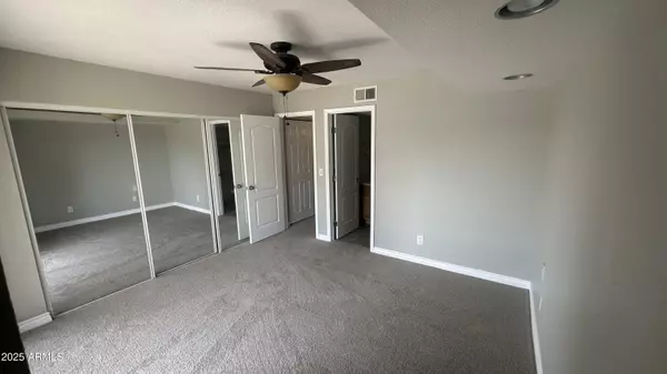 Phoenix, AZ 85053,3435 W DANBURY Drive #B204