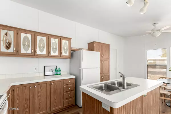 7707 E GARNET Avenue Mesa, AZ 85209