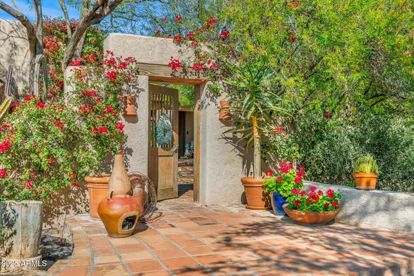 Paradise Valley, AZ 85253,6301 N CAMELBACK MANOR Drive