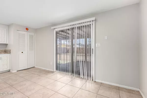 Phoenix, AZ 85035,5948 W Holly Street