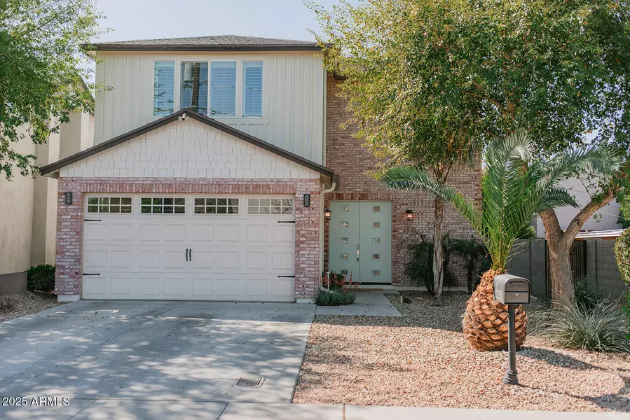 3845 E EARLL Drive, Phoenix, AZ 85018