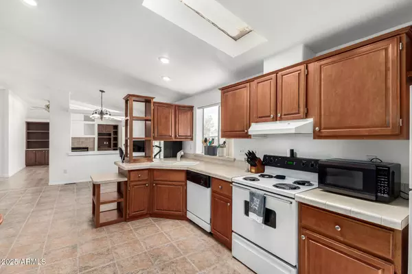 2929 E SEQUOIA Drive Phoenix, AZ 85050