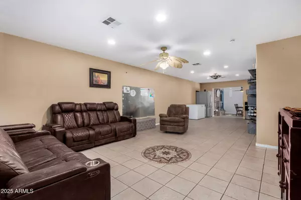 Phoenix, AZ 85019,4105 W MEDLOCK Drive