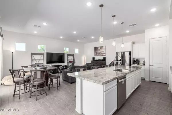 Gilbert, AZ 85297,2446 E LOVEBIRD Lane