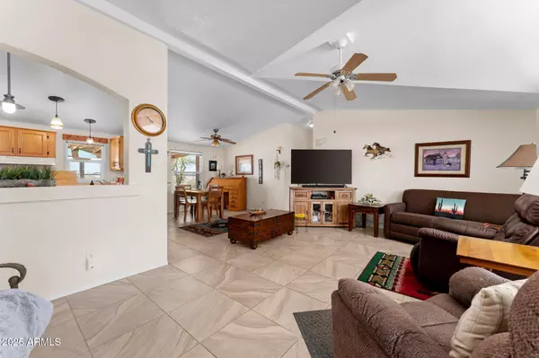 27600 S CLYDESDALE Avenue Congress, AZ 85332