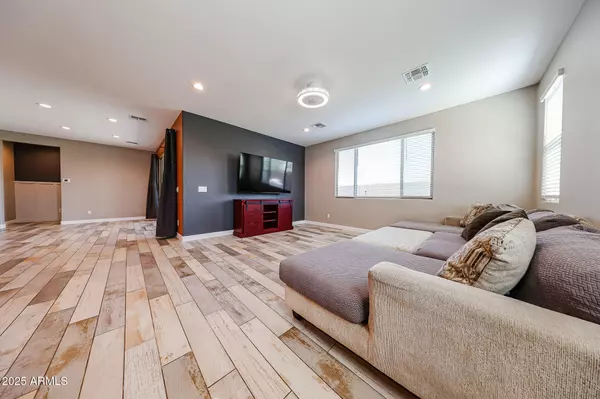 Phoenix, AZ 85043,3907 S 75th Drive