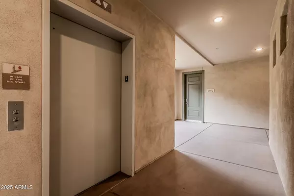 Phoenix, AZ 85054,17850 N 68TH Street #2072