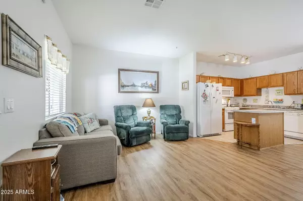 Phoenix, AZ 85015,1718 W COLTER Street #184