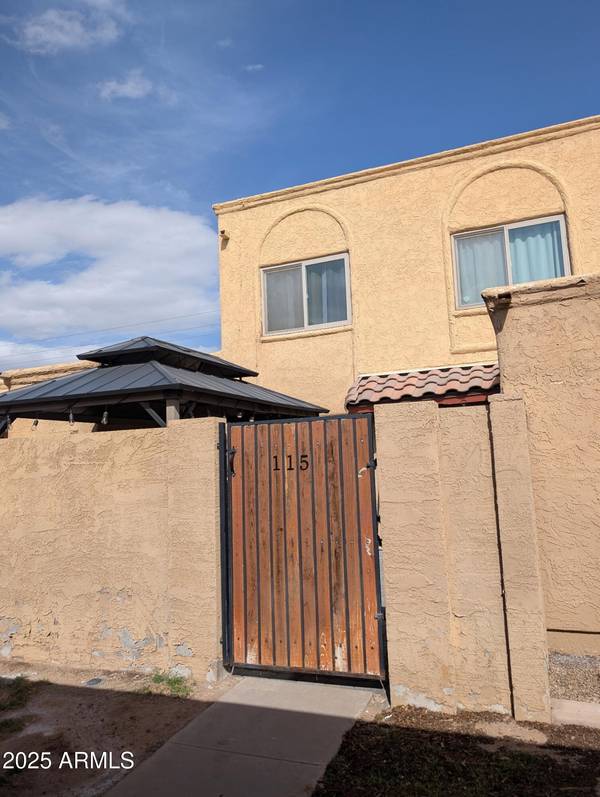 Mesa, AZ 85210,948 S Alma School Road #115