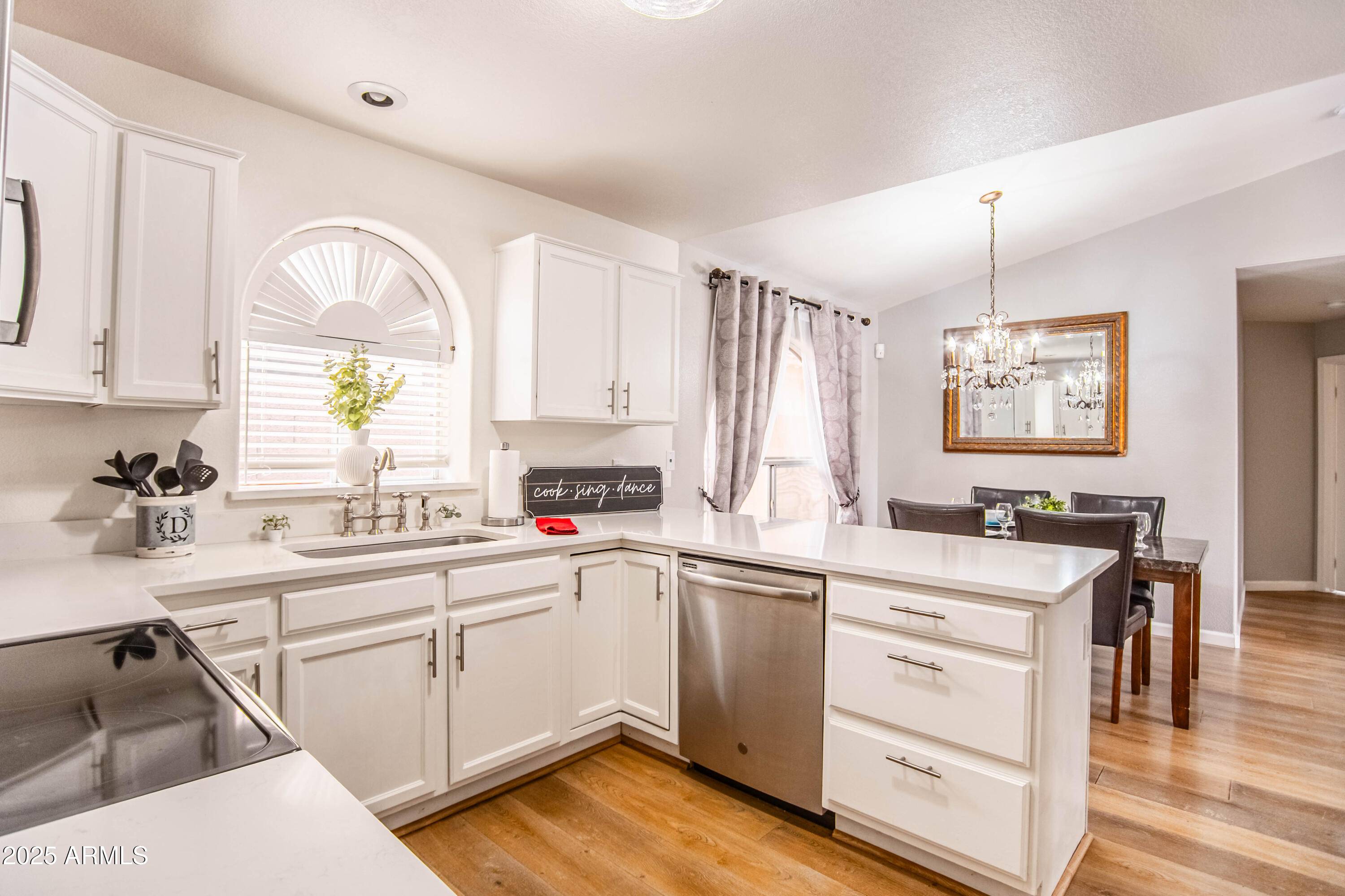 Gilbert, AZ 85233,910 W REDONDO Drive