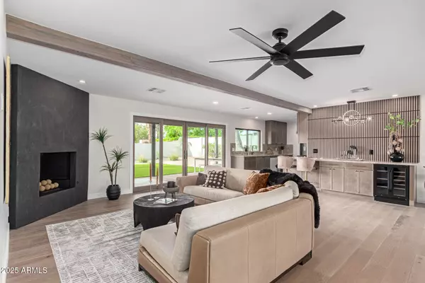 Phoenix, AZ 85028,2517 E Sahuaro Drive