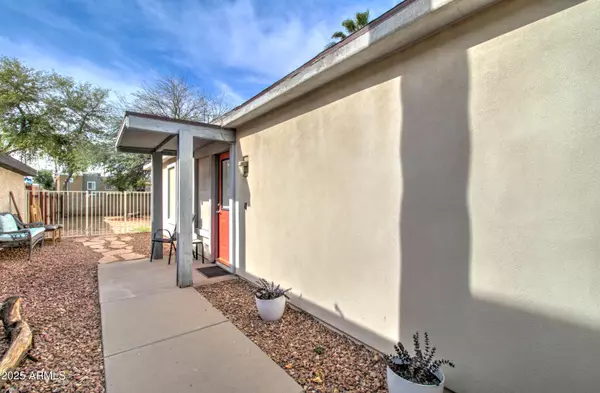 Chandler, AZ 85225,833 E MANOR Drive