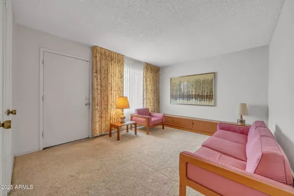Tempe, AZ 85282,405 W RIVIERA Drive