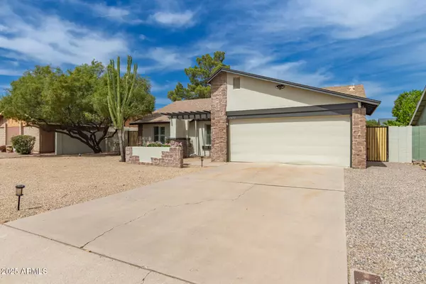 Phoenix, AZ 85032,2622 E LARKSPUR Drive