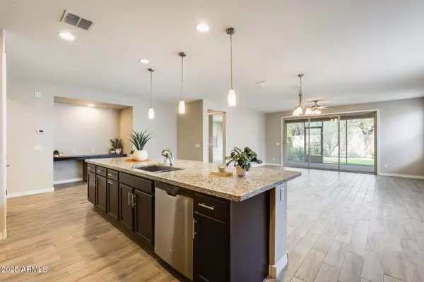 2236 E OTTAWA Lane Phoenix, AZ 85024