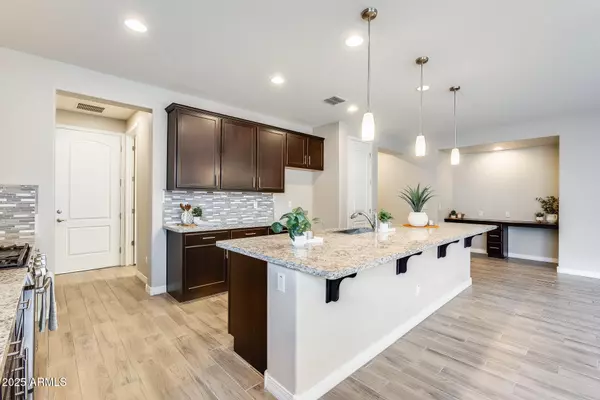 2236 E OTTAWA Lane Phoenix, AZ 85024