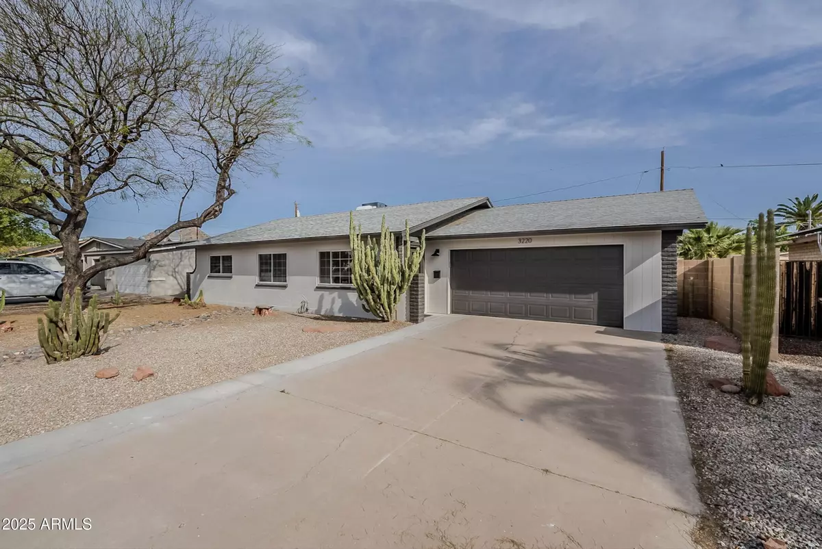 Phoenix, AZ 85032,3220 E ANDORRA Drive