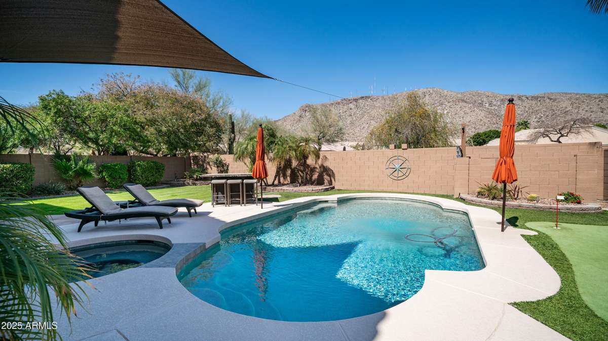 Phoenix, AZ 85048,932 E MOUNTAIN SAGE Drive