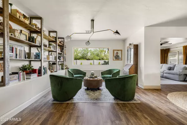 Phoenix, AZ 85015,1602 W LAWRENCE Road